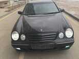 Mercedes E 270-1