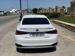 Lexus ES 300h-16