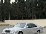 Mercedes E 270-4