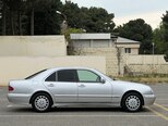 Mercedes E 270-7