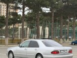 Mercedes E 270-8