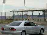 Mercedes E 270-9