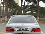 Mercedes E 270-10