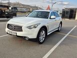 Infiniti QX70-12