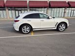 Infiniti QX70-7