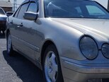 Mercedes E 240-4