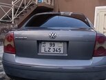 Volkswagen Passat-2