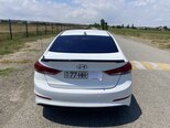 Hyundai Elantra-2