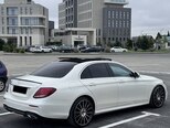 Mercedes E 300 d-8