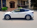Tesla Model Y-8