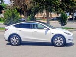 Tesla Model Y-12