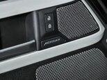 Land Rover Defender-13