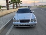 Mercedes E 220-1