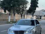 Mercedes E 270-1