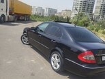 Mercedes E 220-11