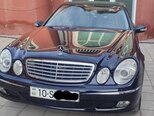 Mercedes E 240-1