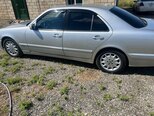 Mercedes E 240-4