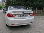 Hyundai Sonata-5