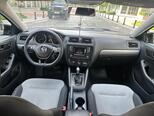 Volkswagen Jetta-8