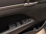 Hyundai Elantra-11