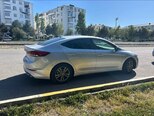 Hyundai Elantra-4