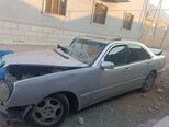 Mercedes E 220-2