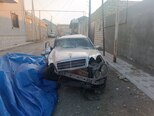 Mercedes E 220-1