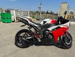Yamaha YZF-R1-8