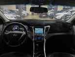 Hyundai Sonata-12