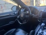 Porsche Cayenne-8