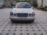 Mercedes E 200-1