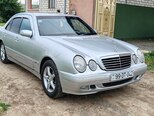 Mercedes E 220-11