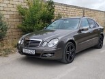 Mercedes E 220-1