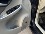 Toyota Prius-12