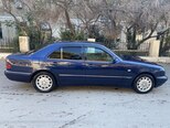Mercedes E 240-4