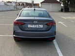 Hyundai Accent-14
