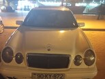Mercedes E 220-1