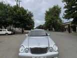 Mercedes E 240-1