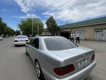 Mercedes E 240-6