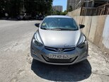 Hyundai Elantra-12