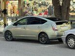 Toyota Prius-12