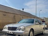 Mercedes E 240-1