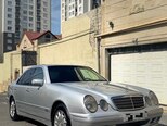 Mercedes E 240-4