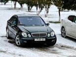 Mercedes E 240-1