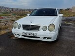Mercedes E 220-1