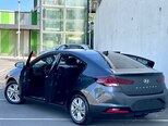 Hyundai Elantra-15
