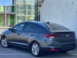 Hyundai Elantra-12