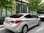 Hyundai Elantra-4