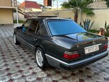 Mercedes 230 E-2