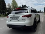 Infiniti QX70S-7
